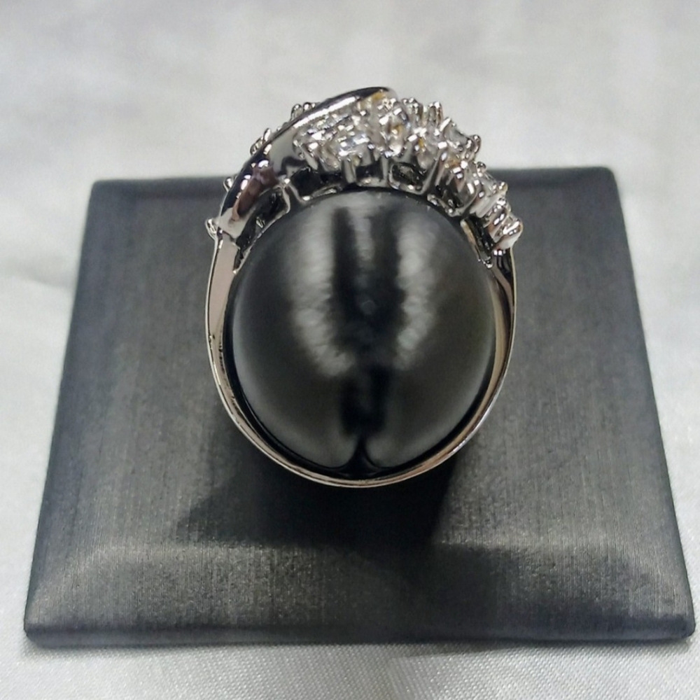 Absolutely beautiful Rhodium plated 925 sterling silver ring with CZ.   SIZE  7. - Picture 7 of 8